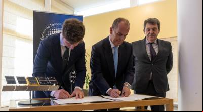Firma del acuerdo entre ICEYE y la Fuerza A